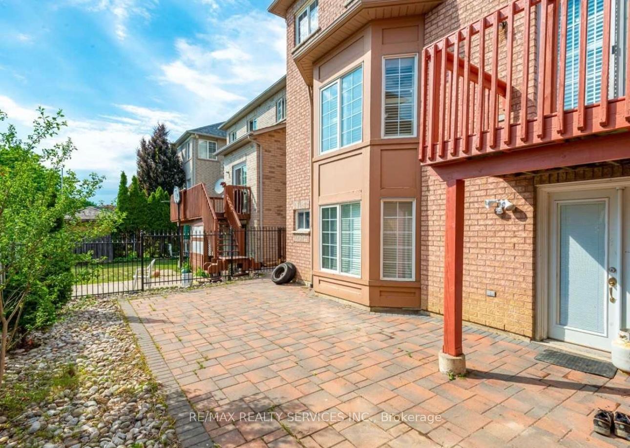 Photo 8 of Unit Basement, 6 Gale Way, Vaughan, Vellore Village — HOMEH