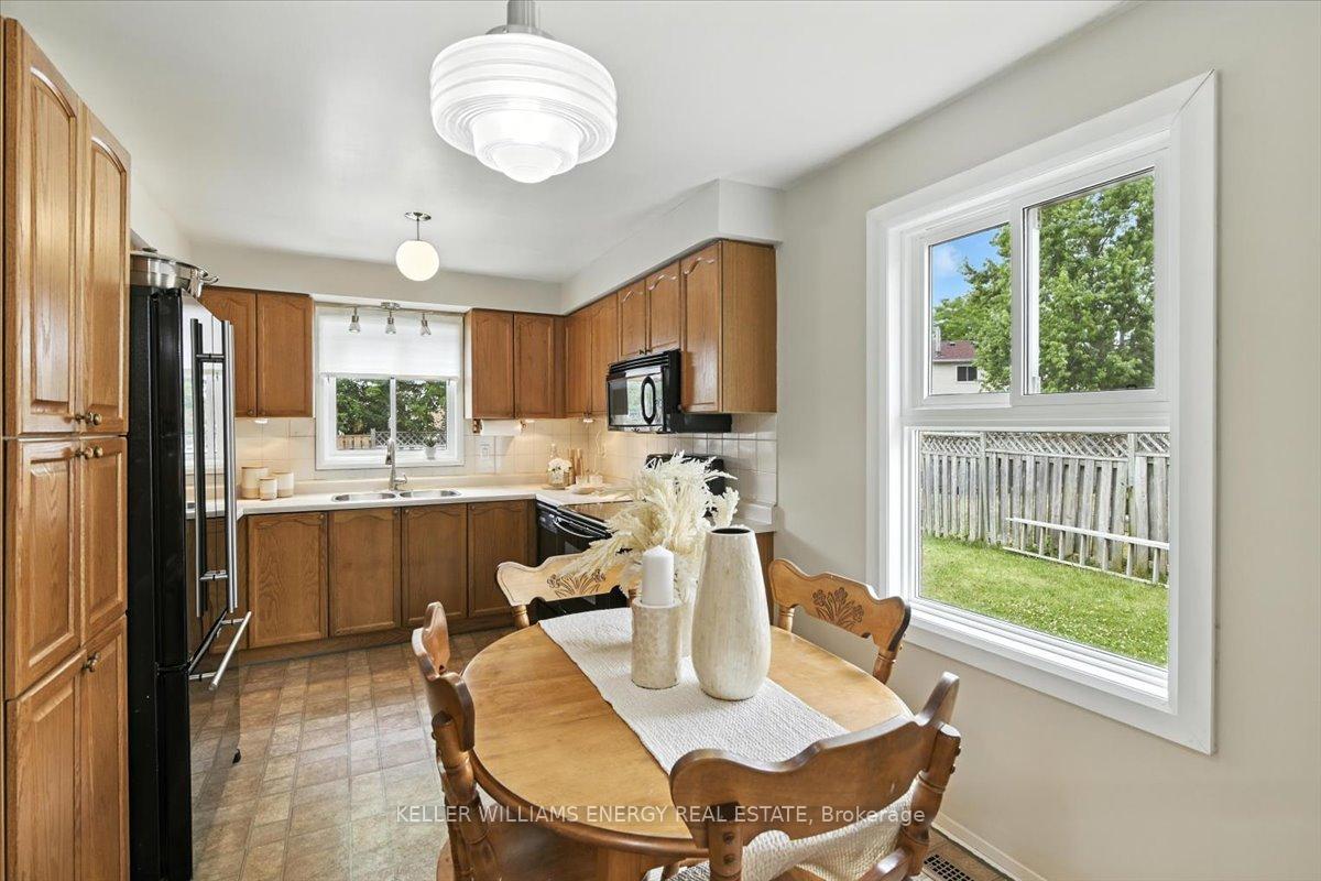 Photo 13 of 50 Plowman Drive, Ajax, Central — HOMEH