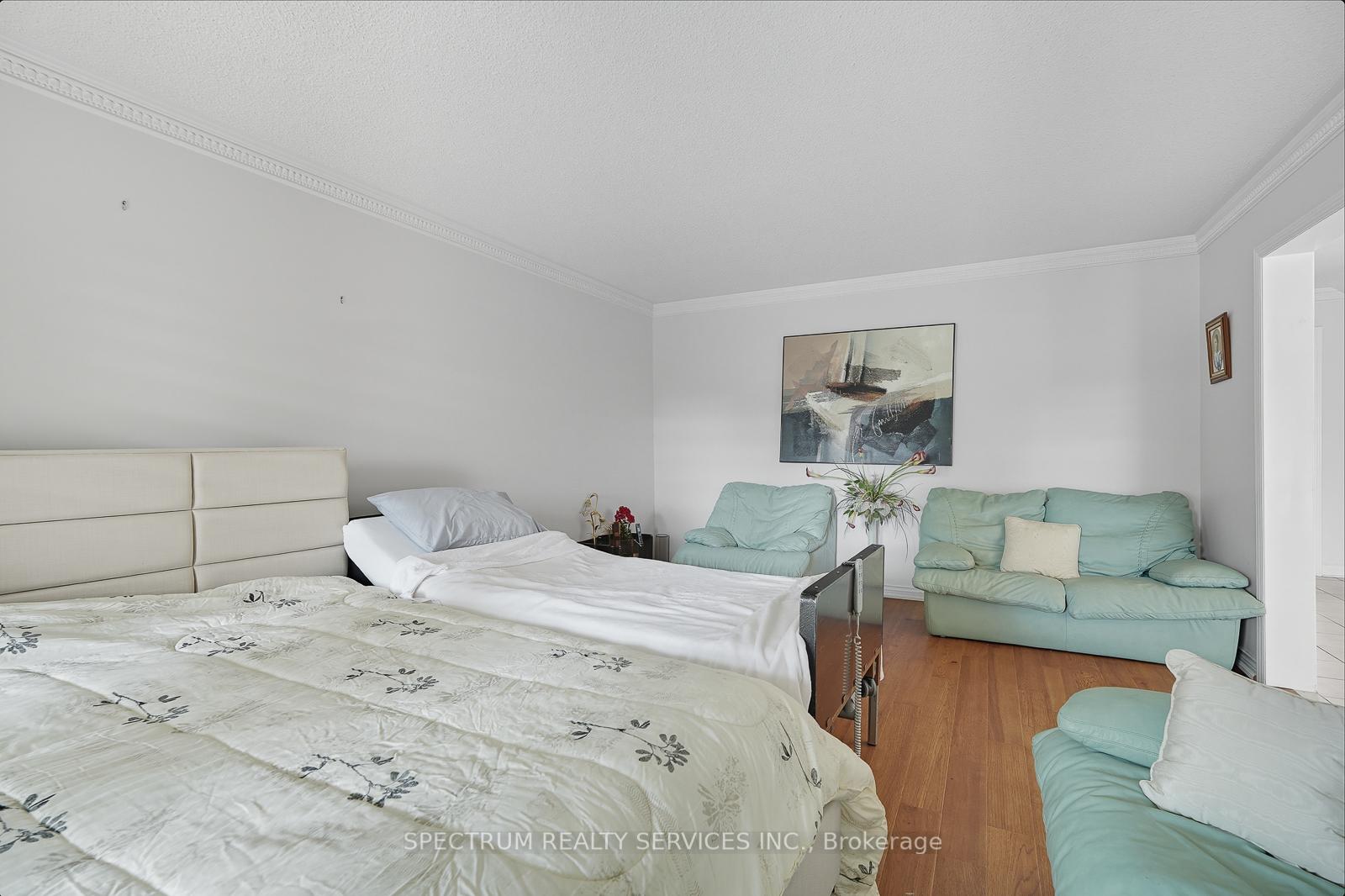 Photo 10 of 273 Triton Avenue, Vaughan, West Woodbridge — HOMEH