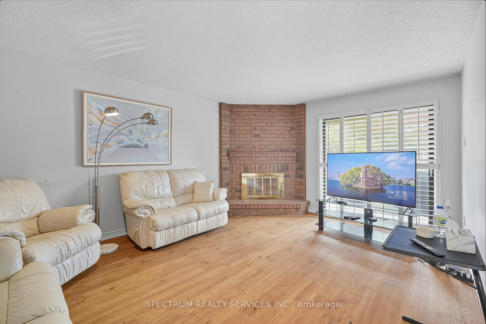 Photo 11 of 273 Triton Avenue, Vaughan, West Woodbridge — HOMEH