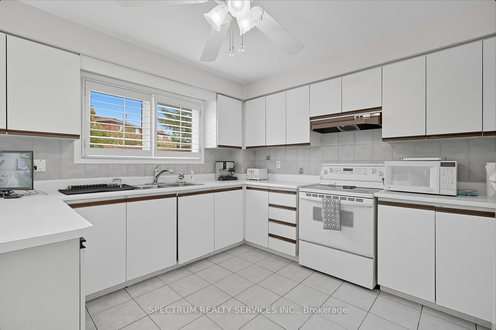 Photo 20 of 273 Triton Avenue, Vaughan, West Woodbridge — HOMEH