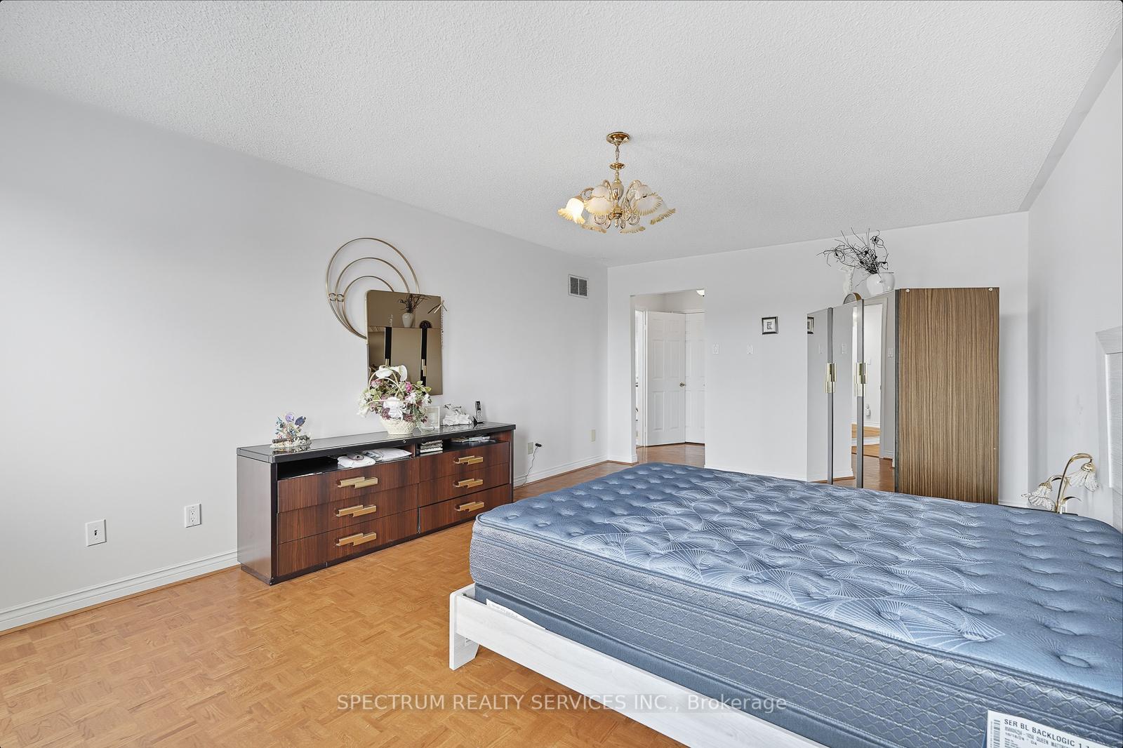 Photo 28 of 273 Triton Avenue, Vaughan, West Woodbridge — HOMEH