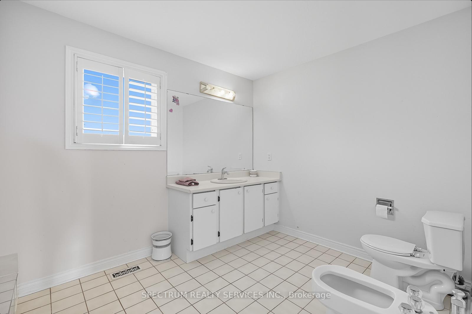 Photo 29 of 273 Triton Avenue, Vaughan, West Woodbridge — HOMEH