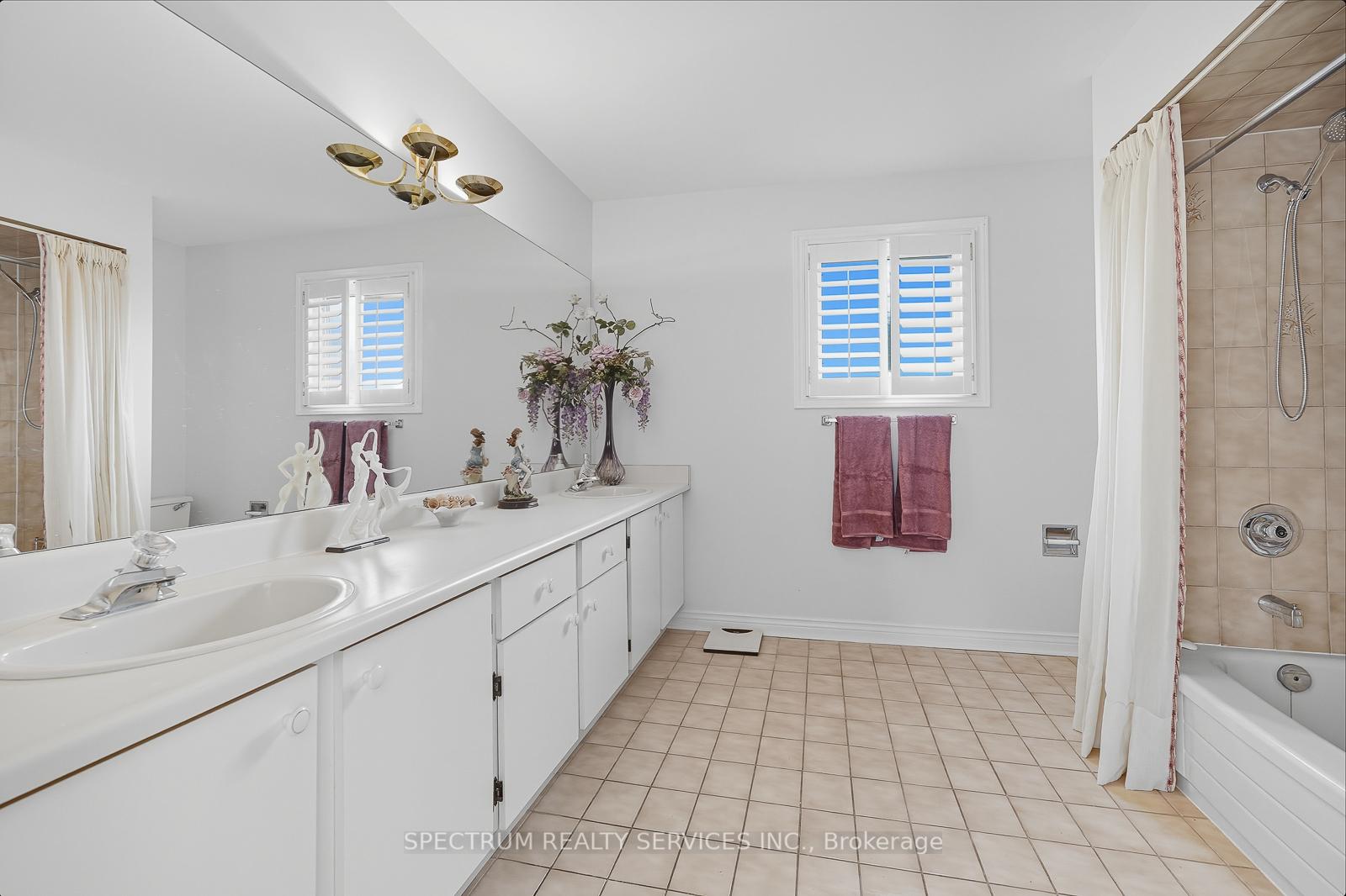 Photo 36 of 273 Triton Avenue, Vaughan, West Woodbridge — HOMEH