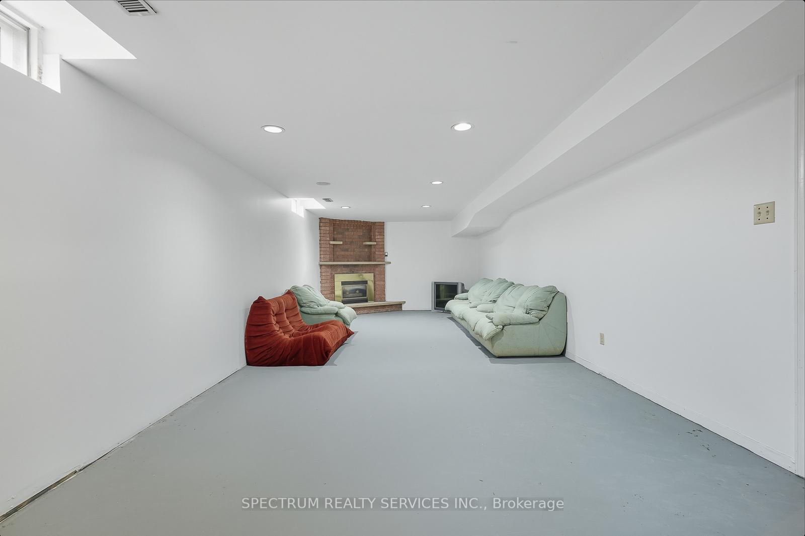Photo 37 of 273 Triton Avenue, Vaughan, West Woodbridge — HOMEH