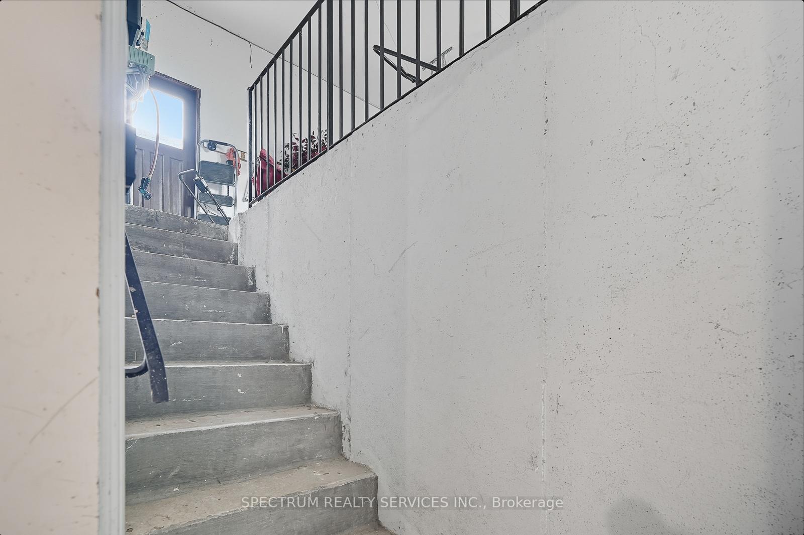 Photo 38 of 273 Triton Avenue, Vaughan, West Woodbridge — HOMEH