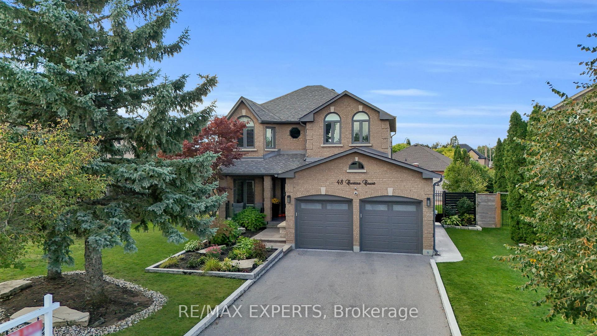 Photo 3 of 48 Curtiss Court, Vaughan, Maple — HOMEH