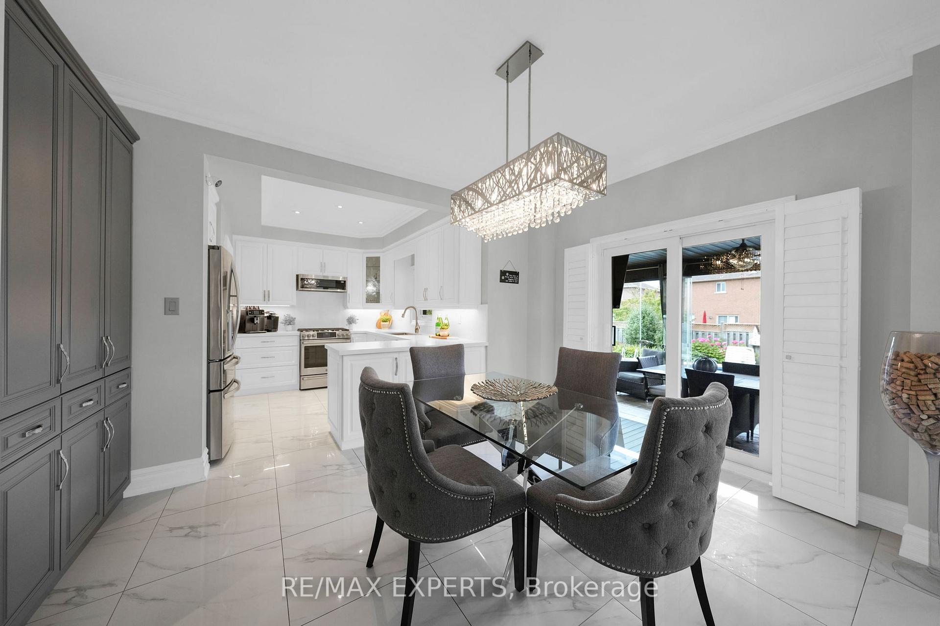 Photo 13 of 48 Curtiss Court, Vaughan, Maple — HOMEH