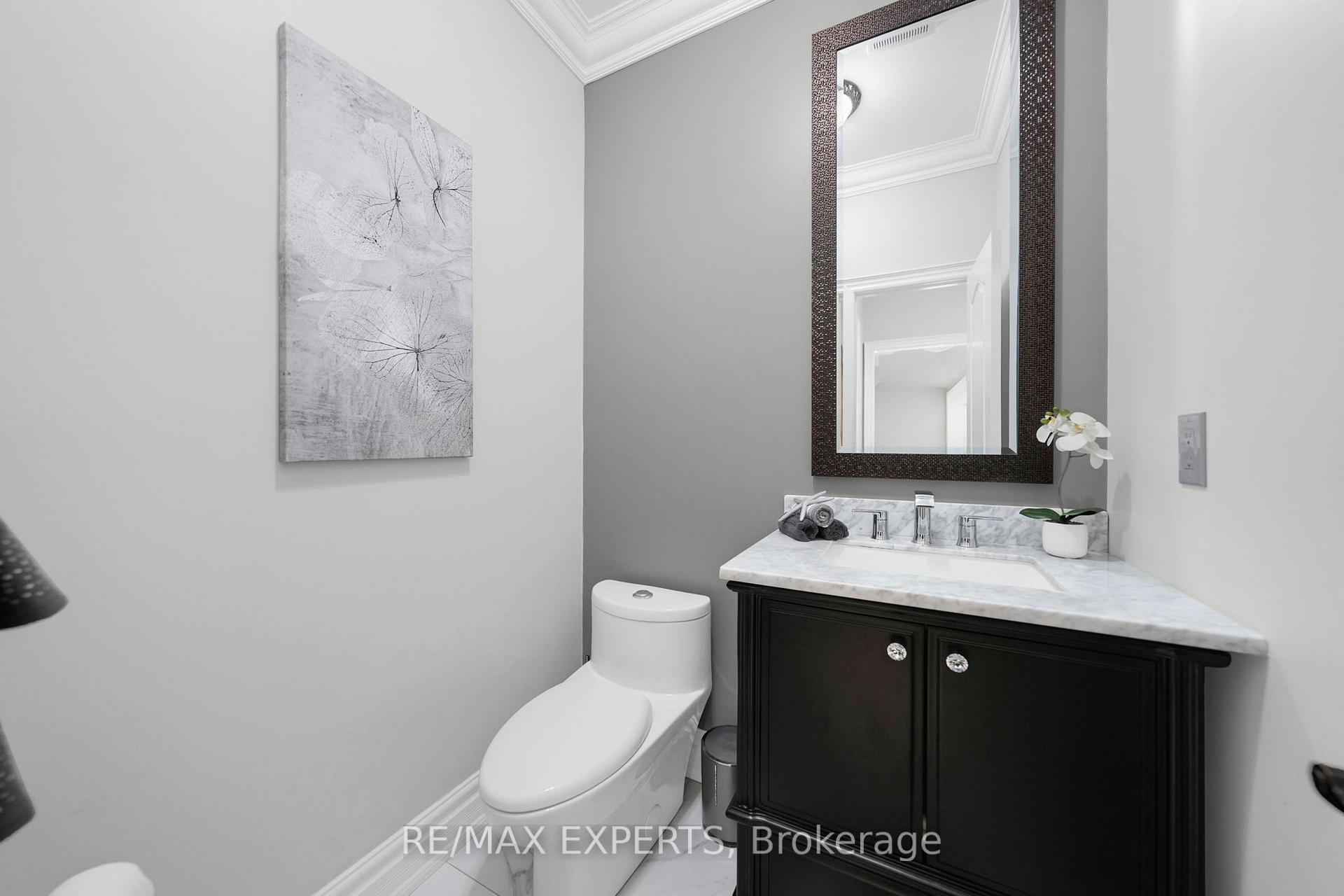 Photo 24 of 48 Curtiss Court, Vaughan, Maple — HOMEH