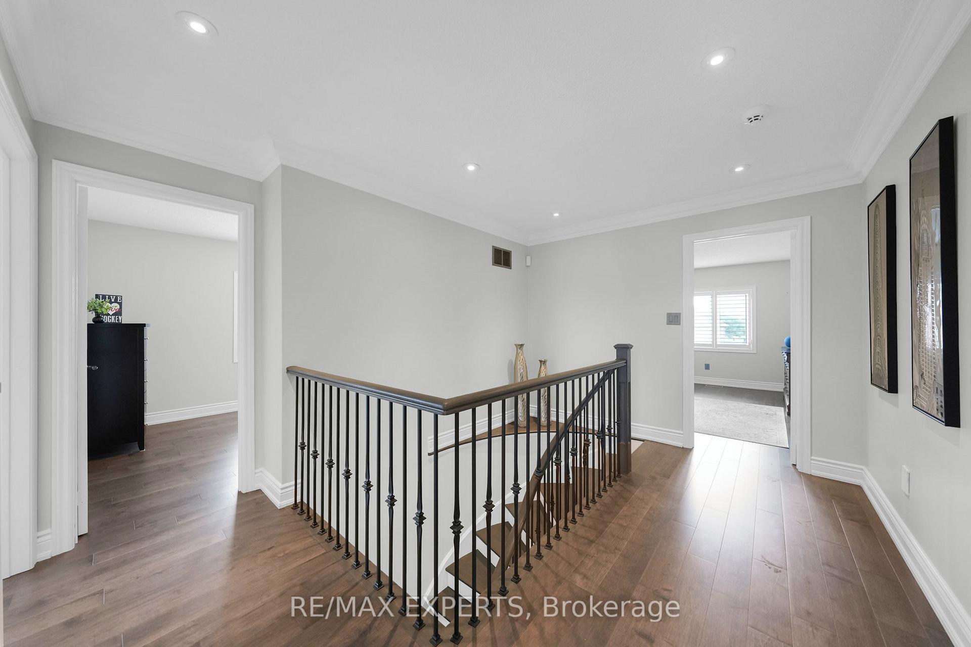 Photo 25 of 48 Curtiss Court, Vaughan, Maple — HOMEH