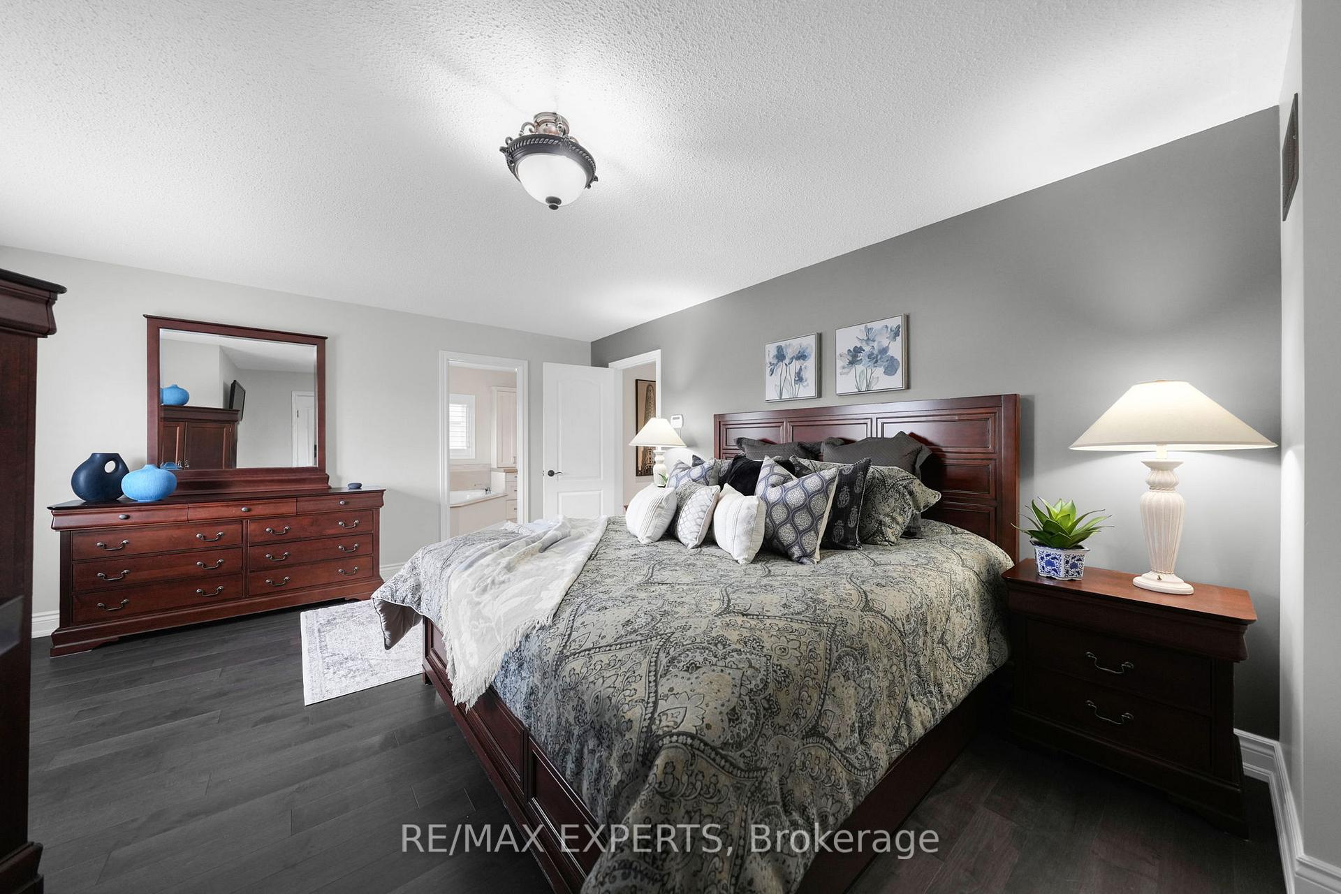 Photo 26 of 48 Curtiss Court, Vaughan, Maple — HOMEH