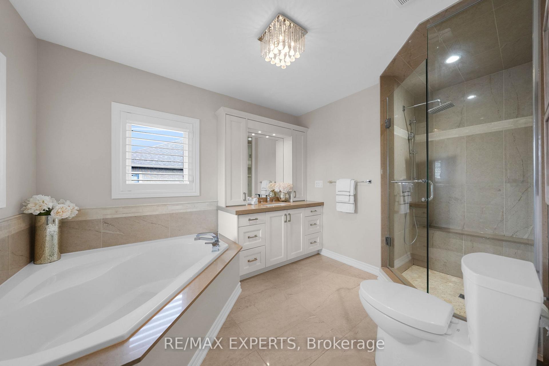 Photo 28 of 48 Curtiss Court, Vaughan, Maple — HOMEH