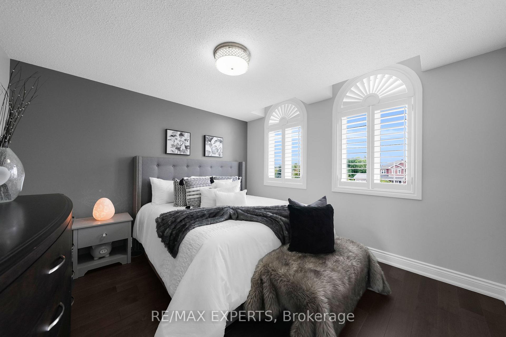 Photo 29 of 48 Curtiss Court, Vaughan, Maple — HOMEH