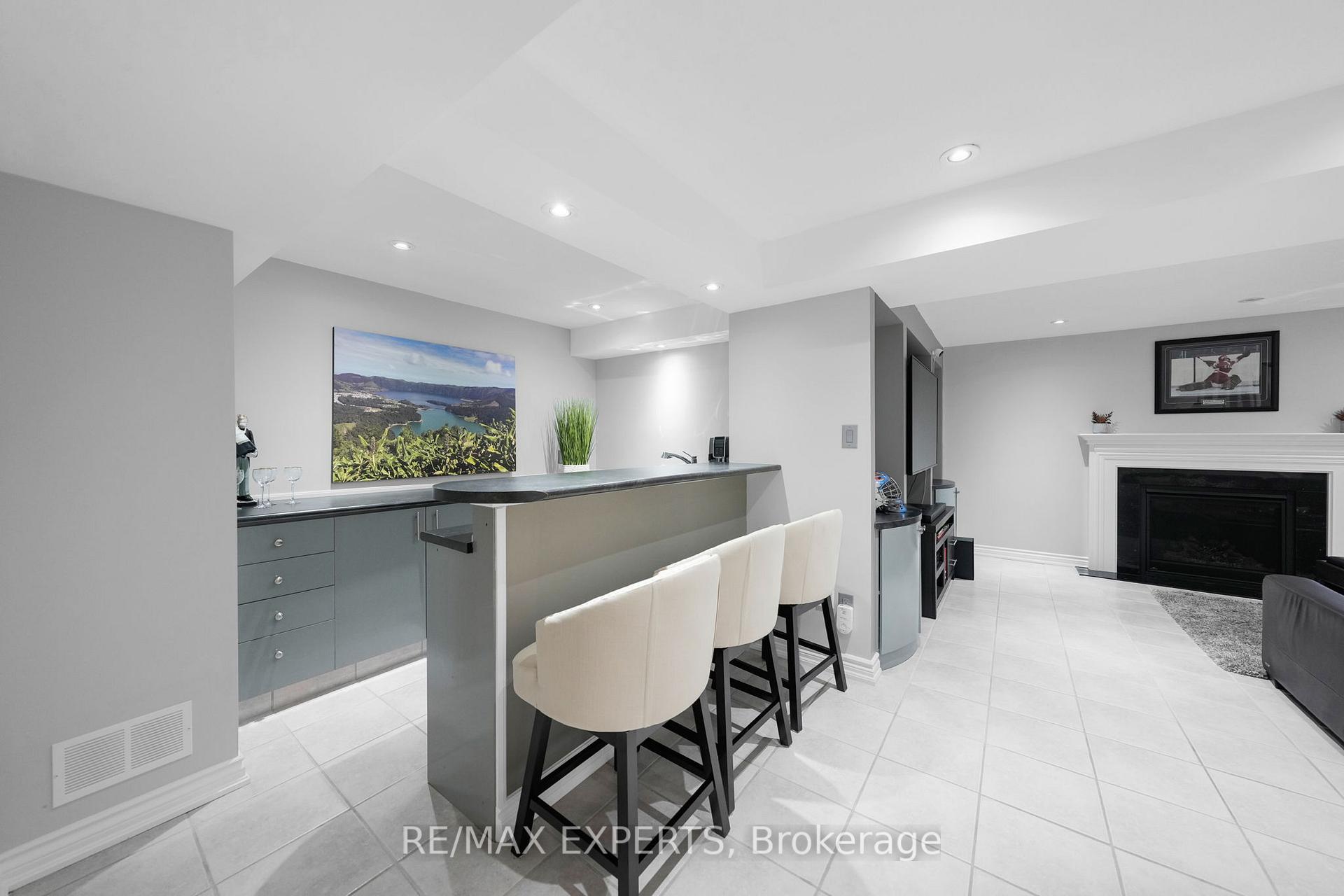 Photo 35 of 48 Curtiss Court, Vaughan, Maple — HOMEH