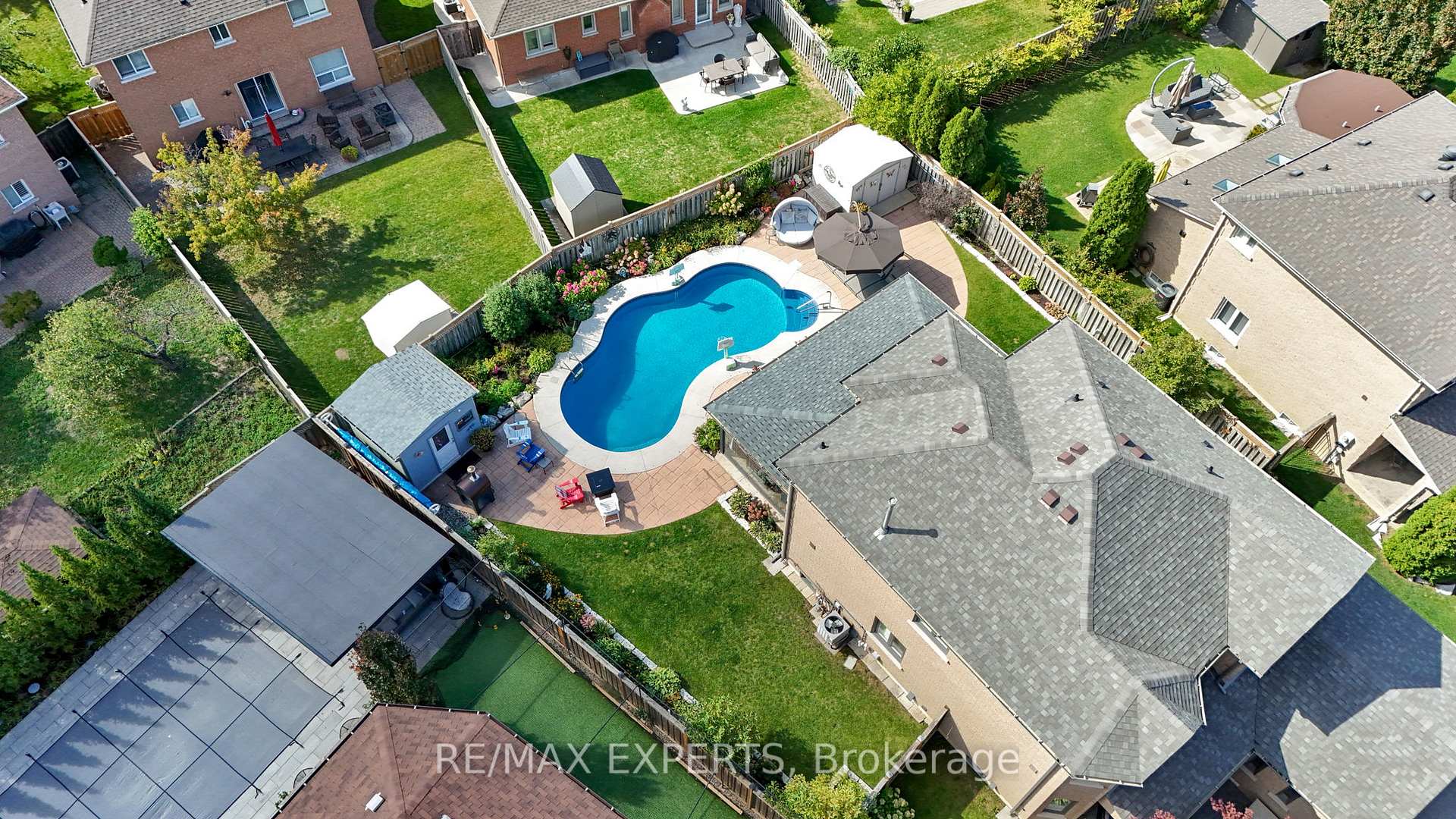 Photo 40 of 48 Curtiss Court, Vaughan, Maple — HOMEH