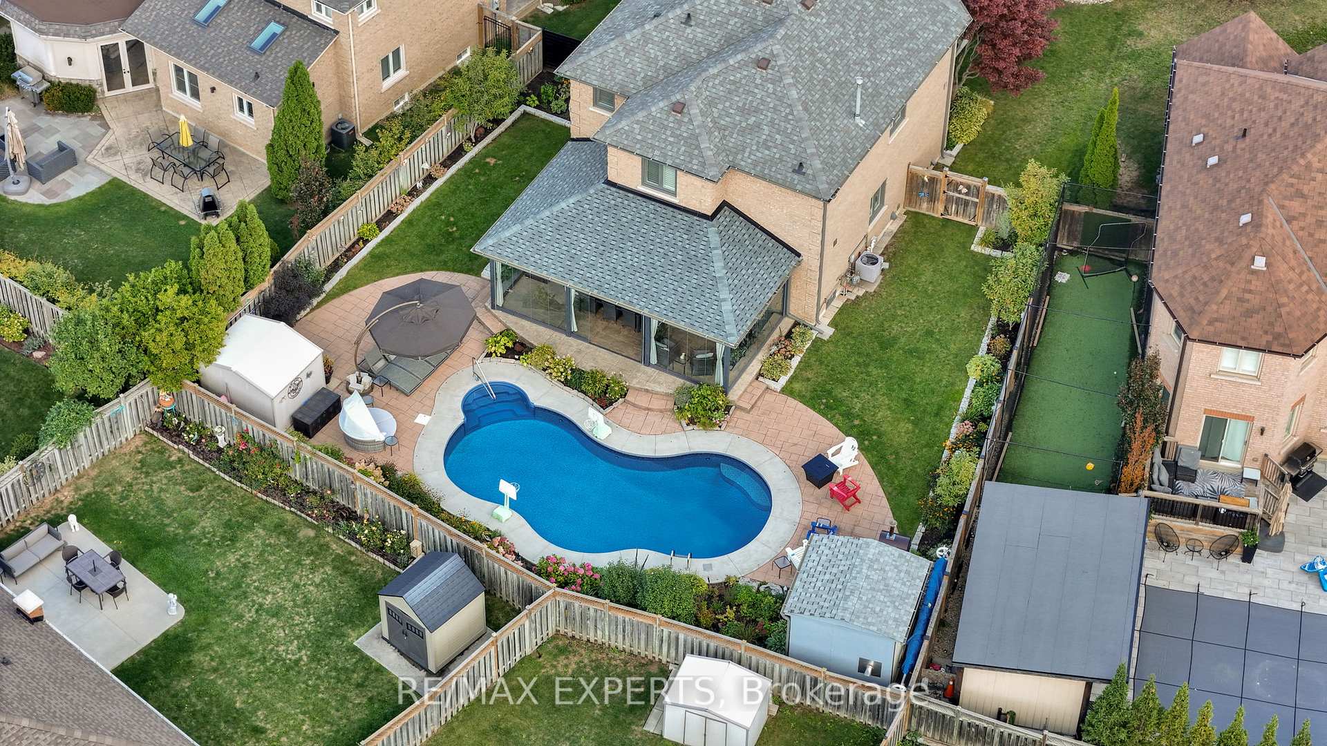 Photo 42 of 48 Curtiss Court, Vaughan, Maple — HOMEH