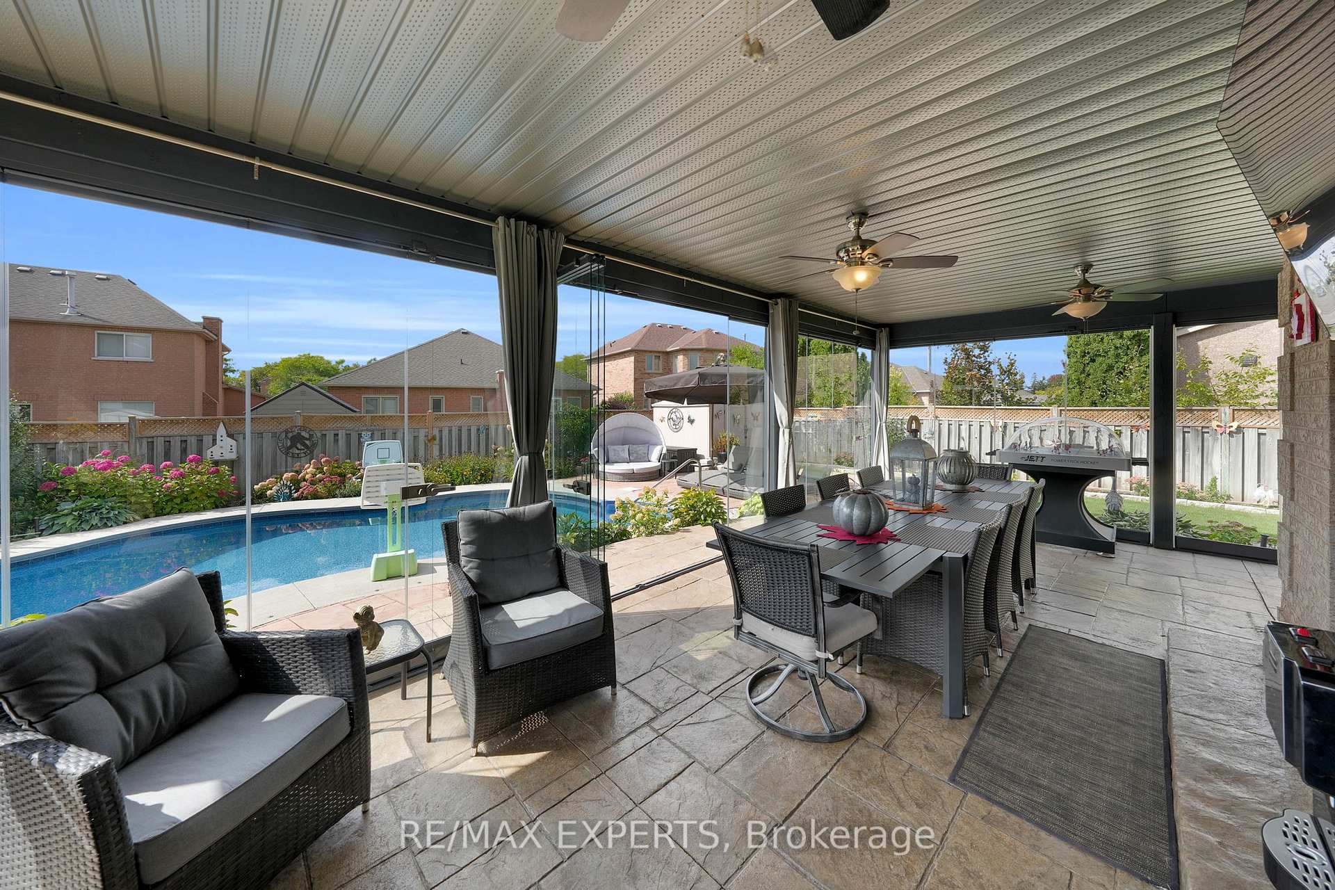 Photo 49 of 48 Curtiss Court, Vaughan, Maple — HOMEH