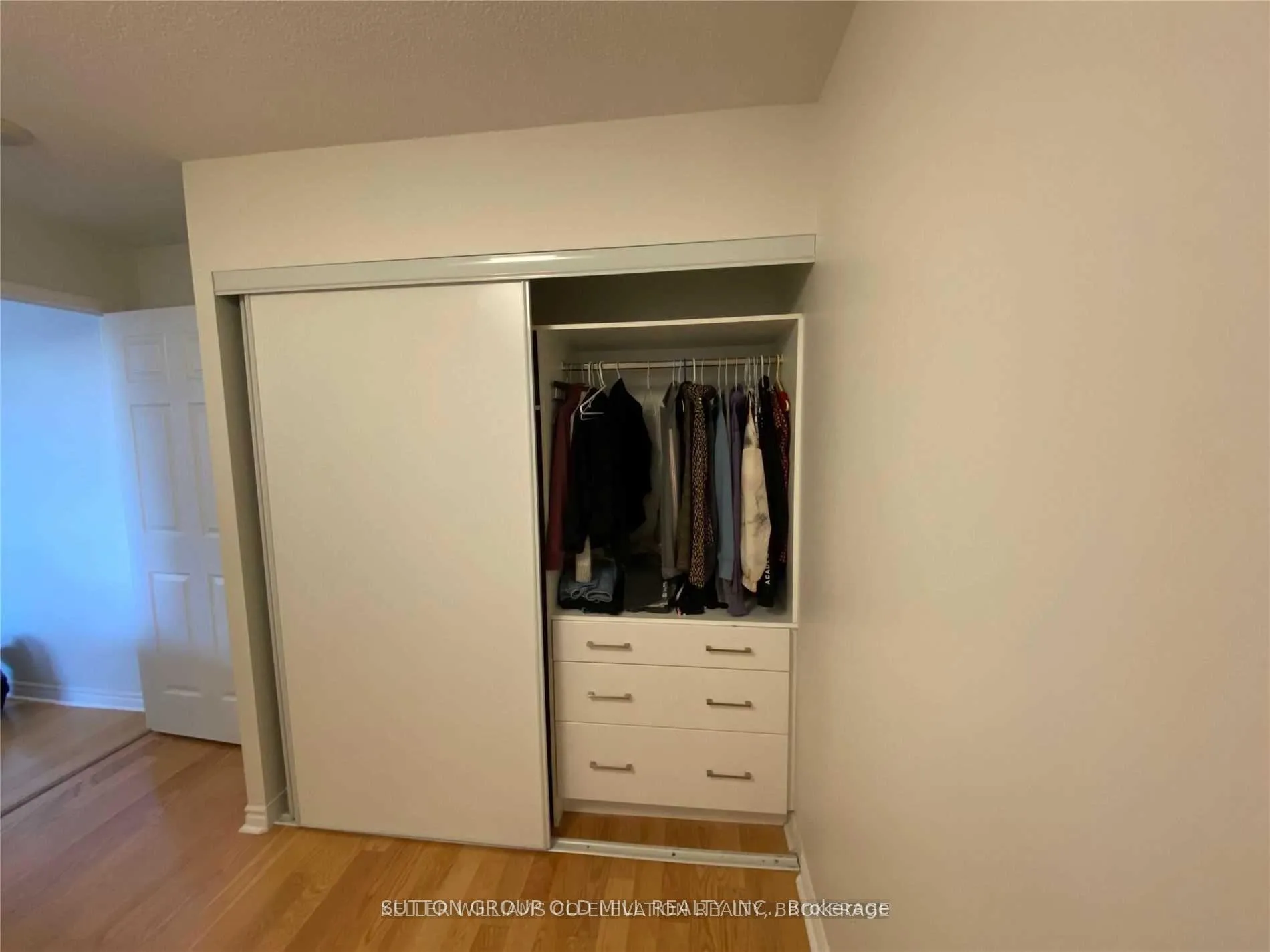Photo 10 of Unit 901, 70 High Park Ave, Toronto, High Park North — HOMEH