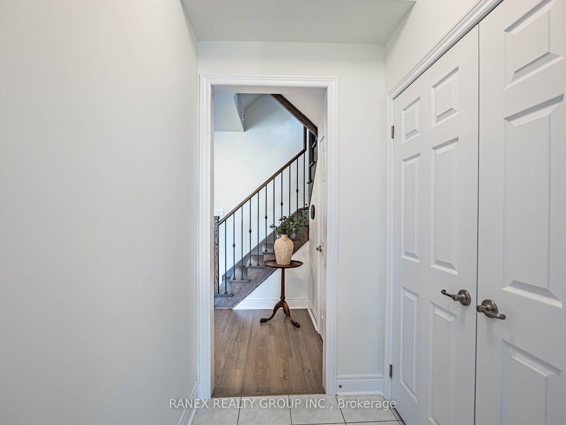 Photo 4 of 24 Heriot Place N, Vaughan, Patterson — HOMEH