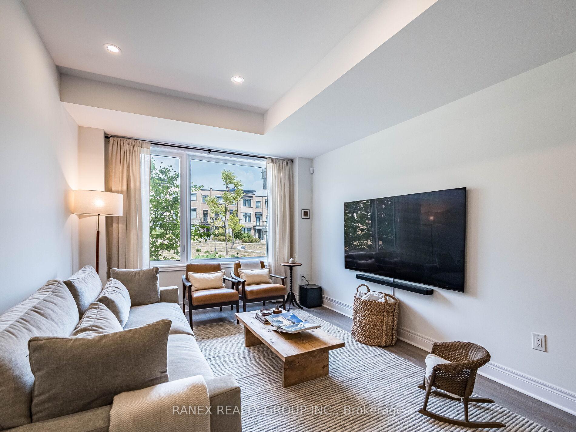 Photo 6 of 24 Heriot Place N, Vaughan, Patterson — HOMEH