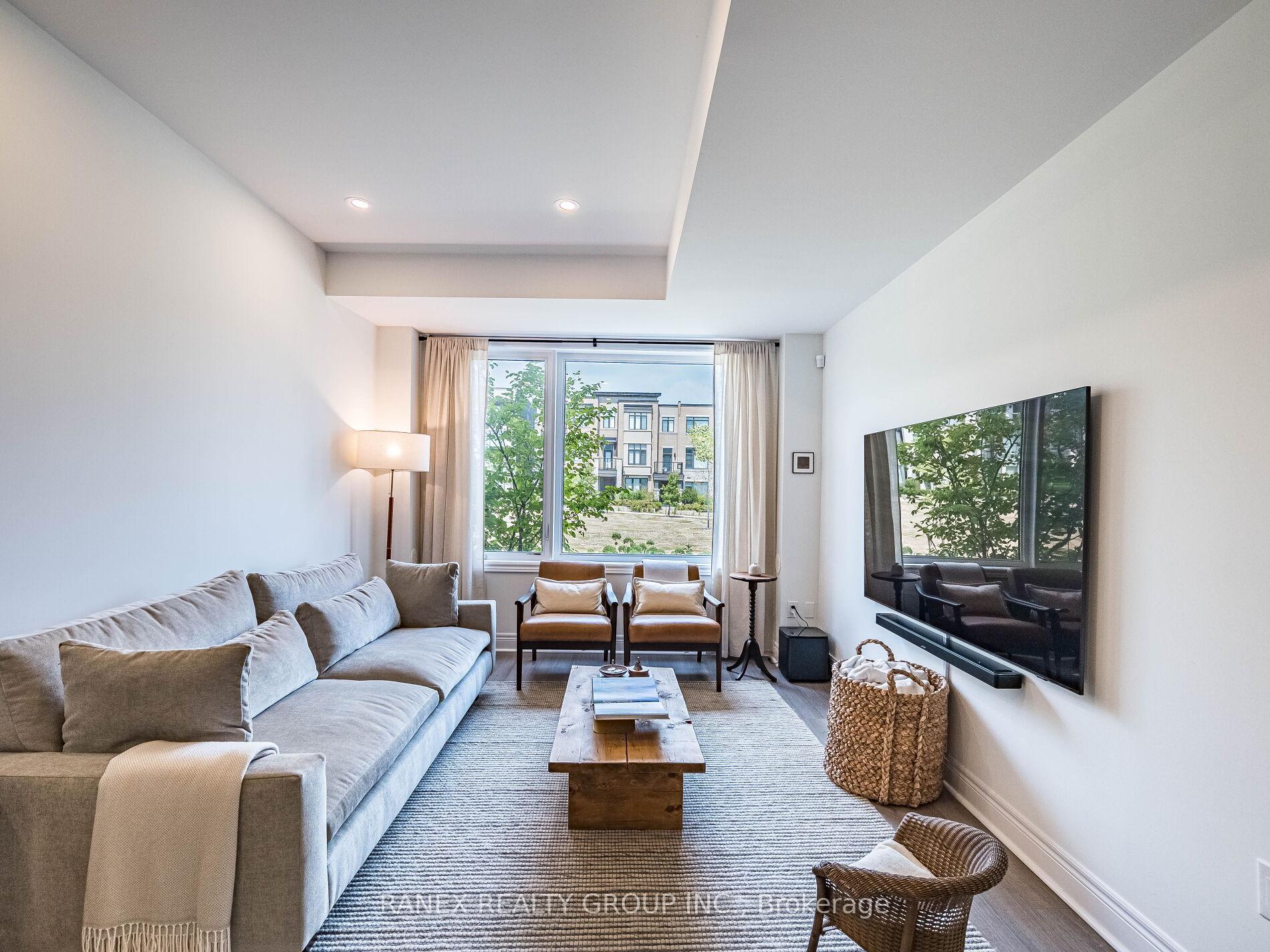 Photo 7 of 24 Heriot Place N, Vaughan, Patterson — HOMEH