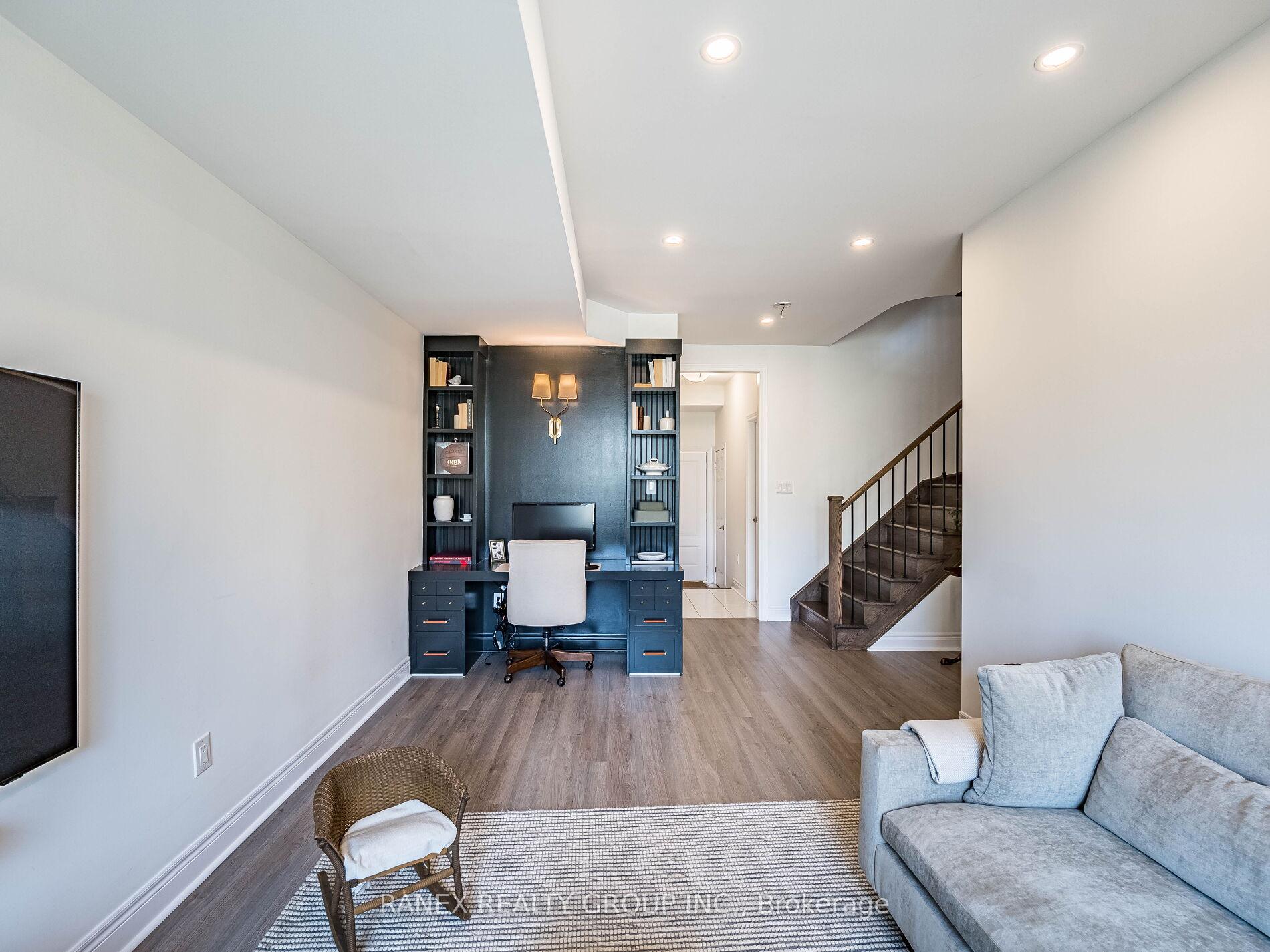 Photo 9 of 24 Heriot Place N, Vaughan, Patterson — HOMEH