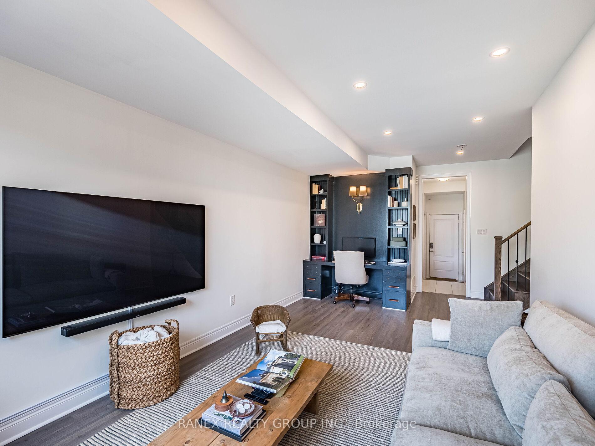 Photo 10 of 24 Heriot Place N, Vaughan, Patterson — HOMEH