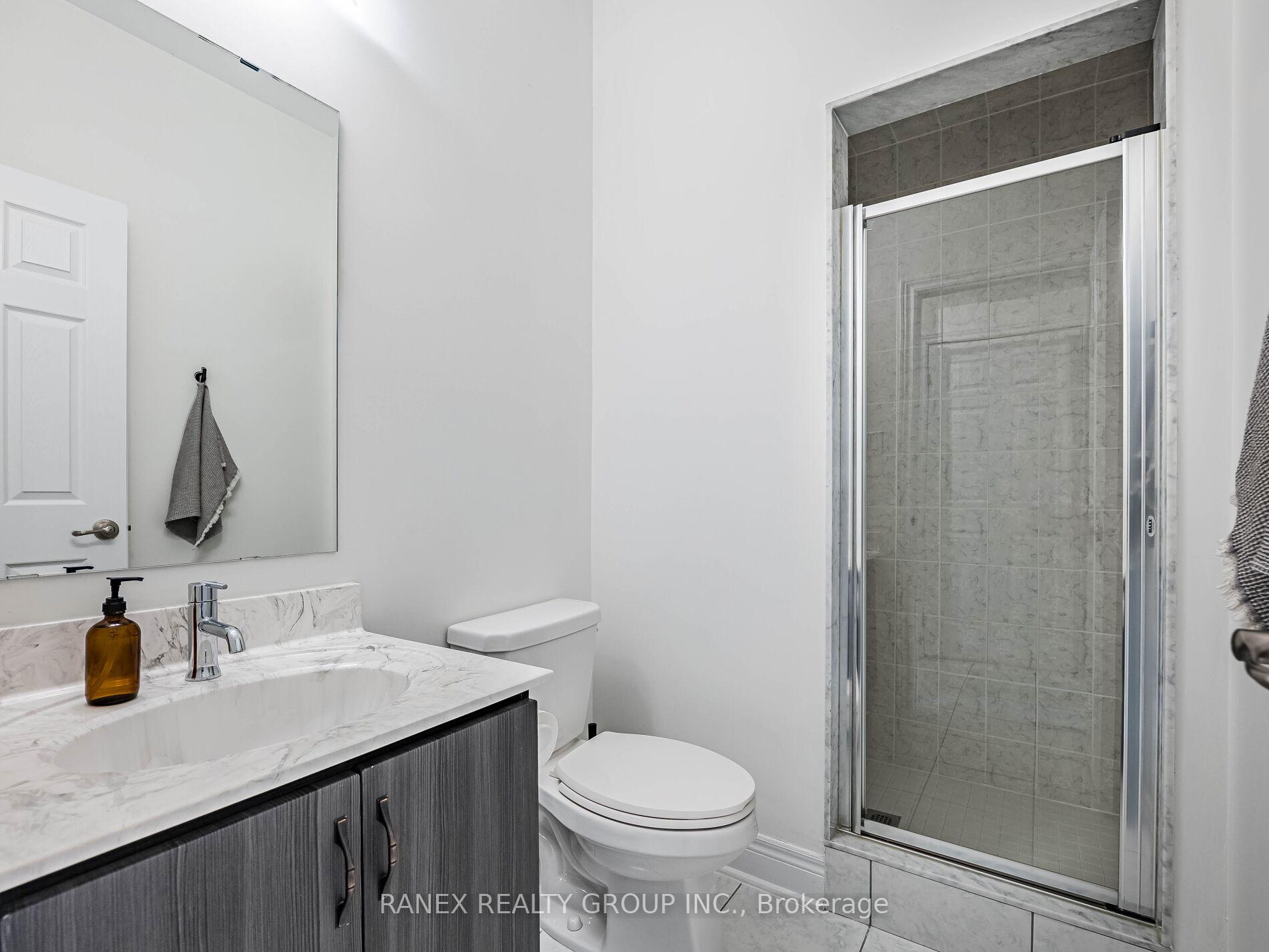 Photo 13 of 24 Heriot Place N, Vaughan, Patterson — HOMEH