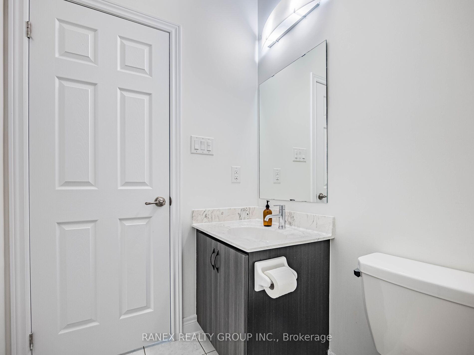 Photo 14 of 24 Heriot Place N, Vaughan, Patterson — HOMEH