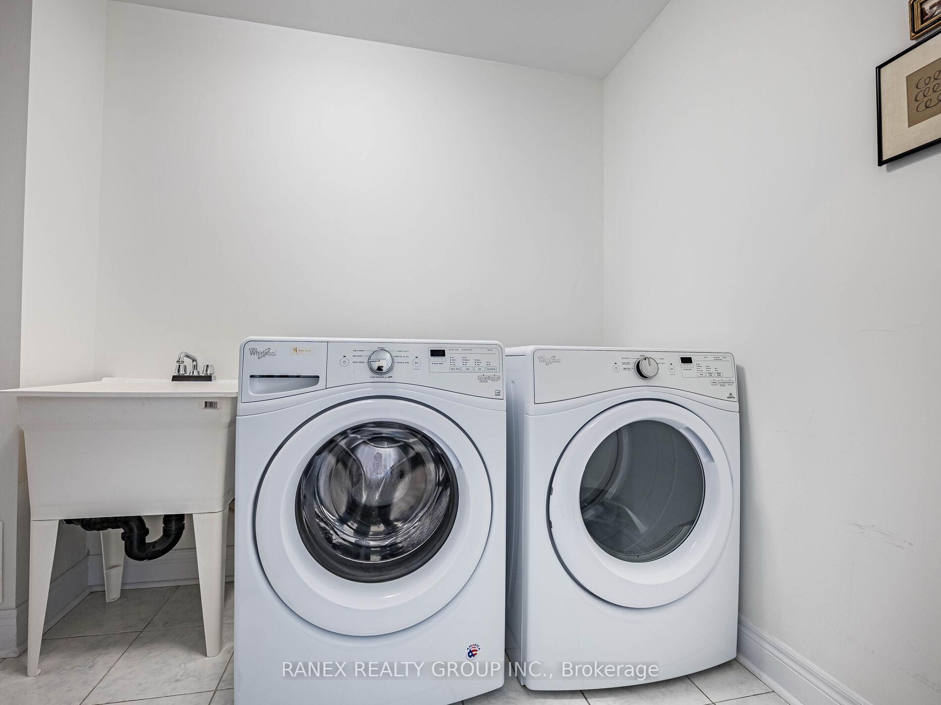 Photo 15 of 24 Heriot Place N, Vaughan, Patterson — HOMEH