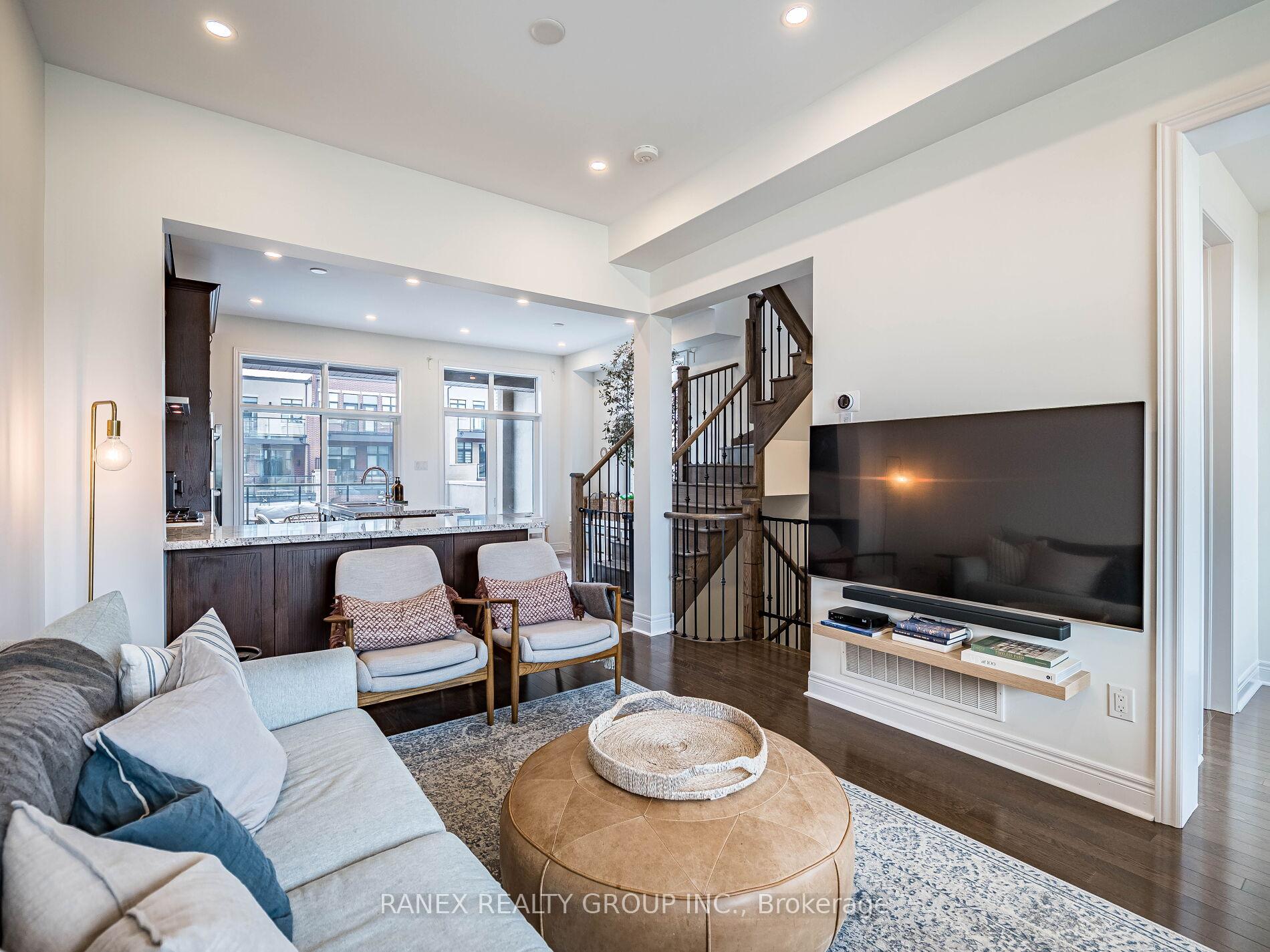 Photo 19 of 24 Heriot Place N, Vaughan, Patterson — HOMEH
