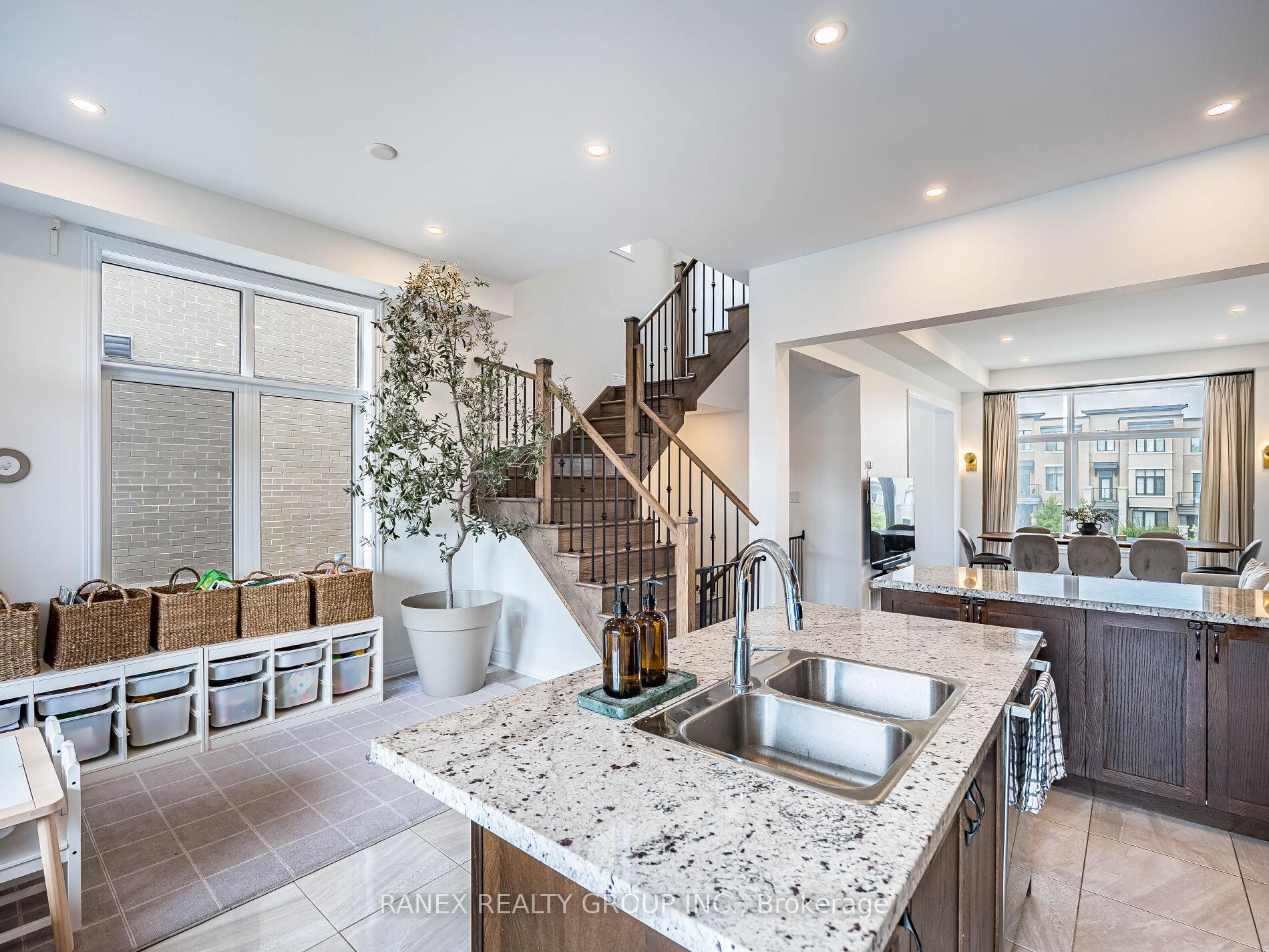 Photo 24 of 24 Heriot Place N, Vaughan, Patterson — HOMEH