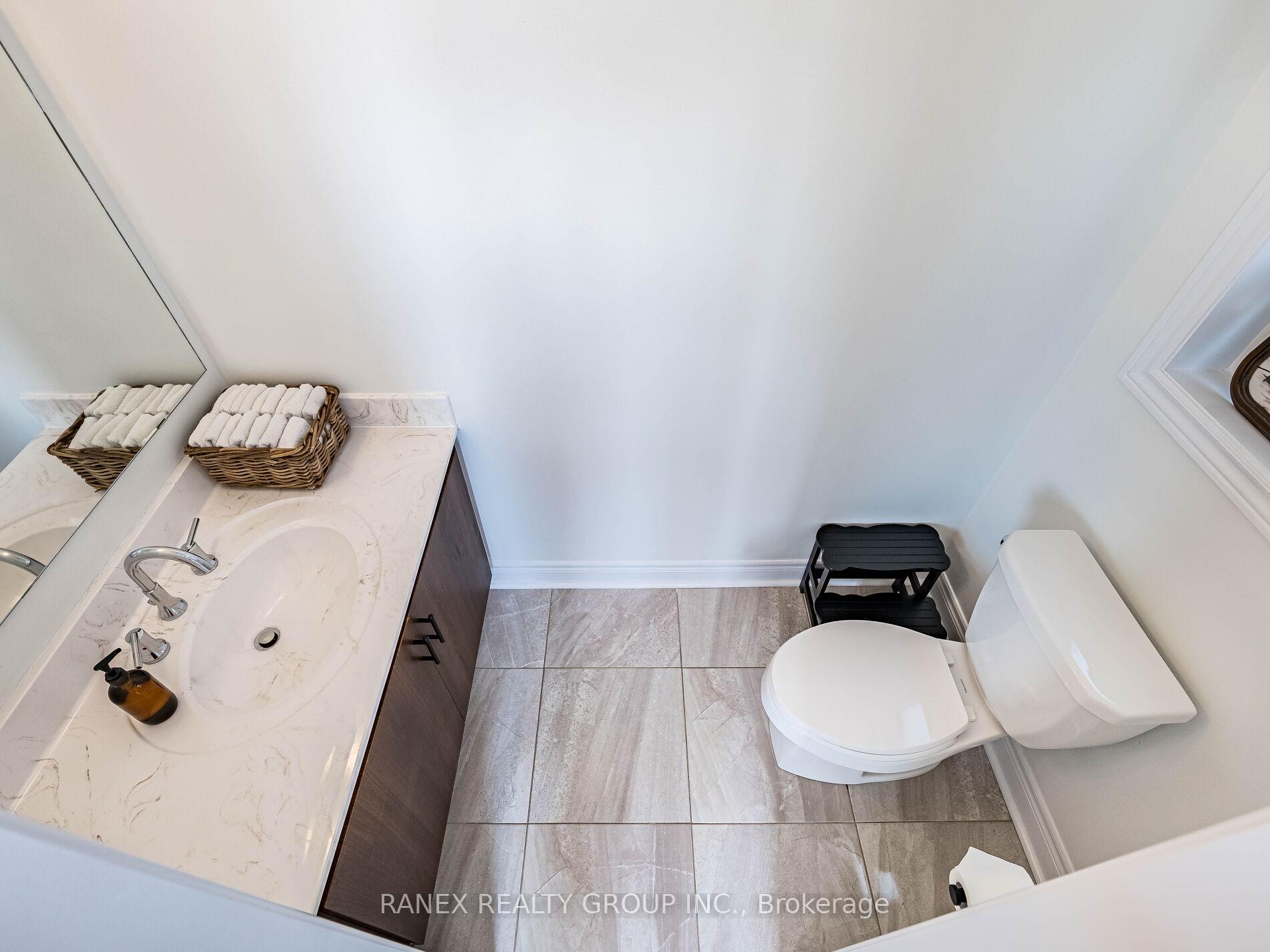 Photo 35 of 24 Heriot Place N, Vaughan, Patterson — HOMEH