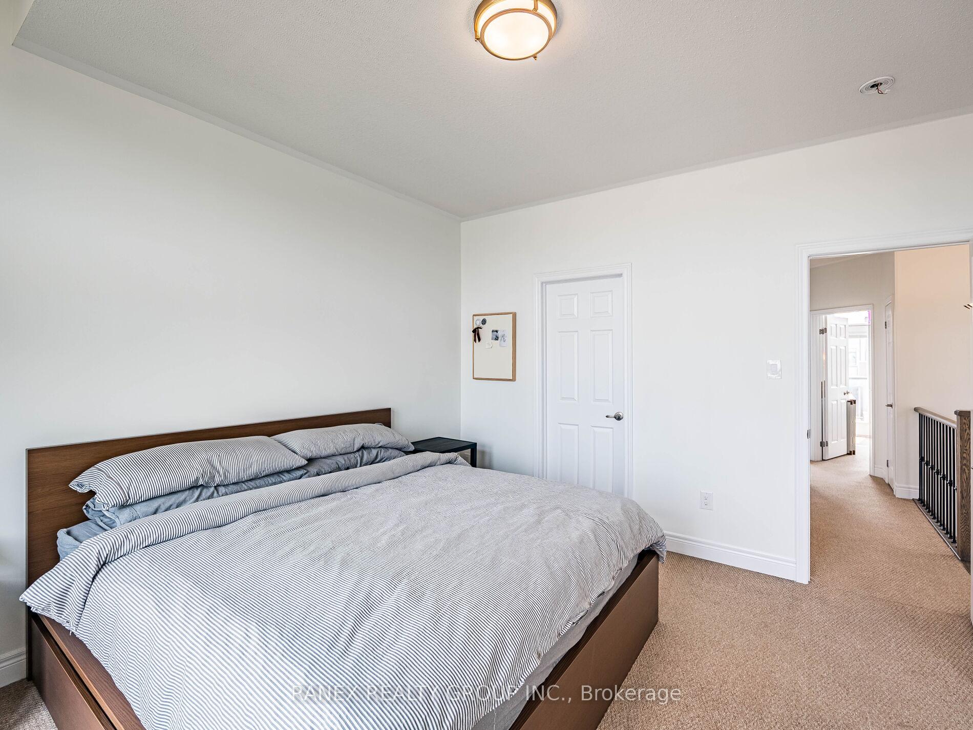 Photo 43 of 24 Heriot Place N, Vaughan, Patterson — HOMEH