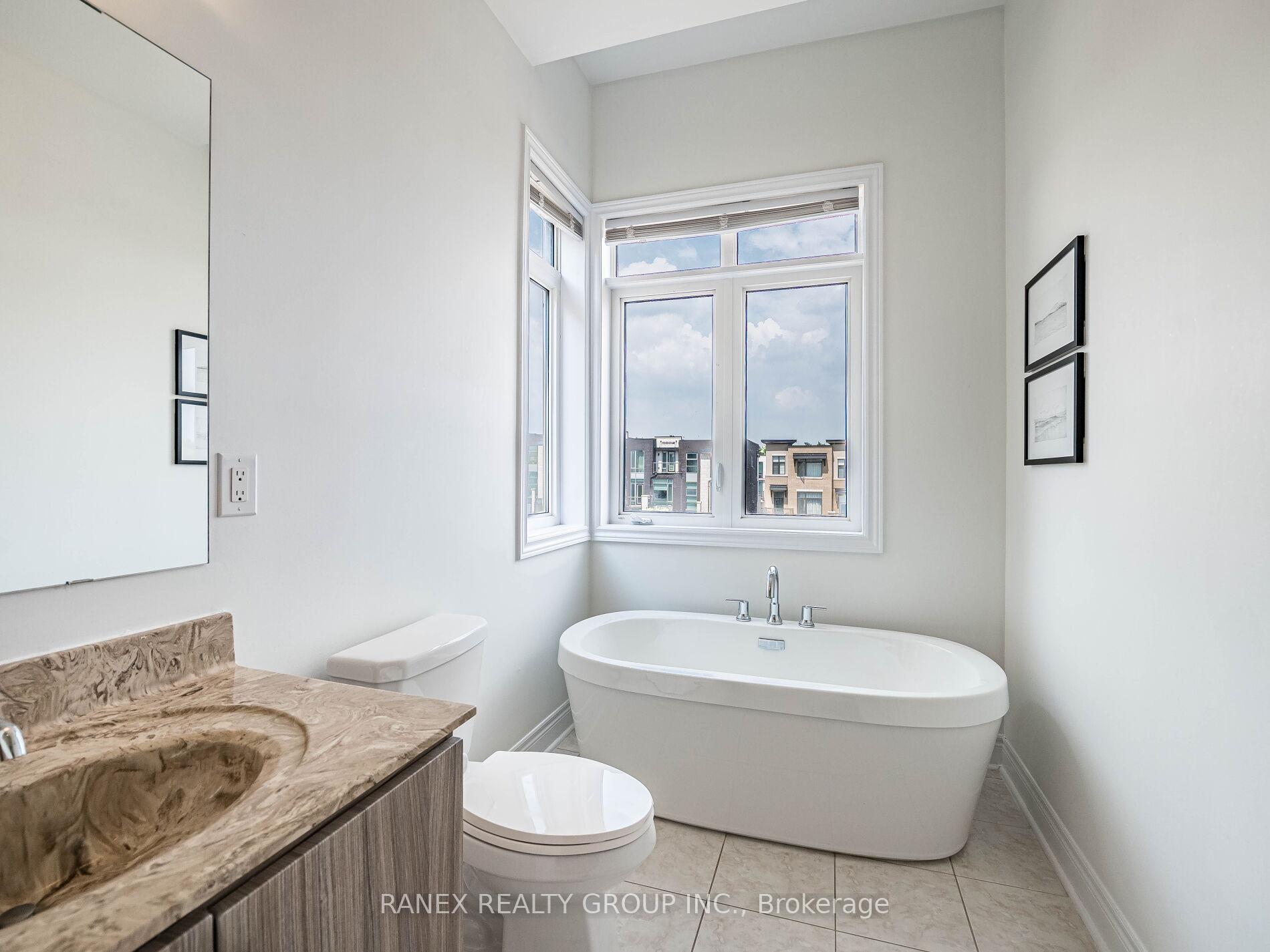 Photo 44 of 24 Heriot Place N, Vaughan, Patterson — HOMEH