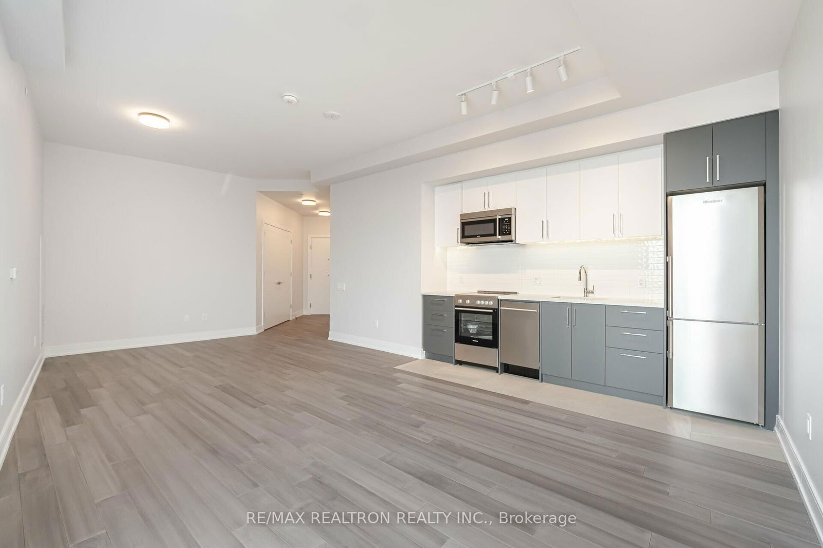 Photo 3 of Unit 1301, 2525 Bathurst St, Toronto, Forest Hill North — HOMEH