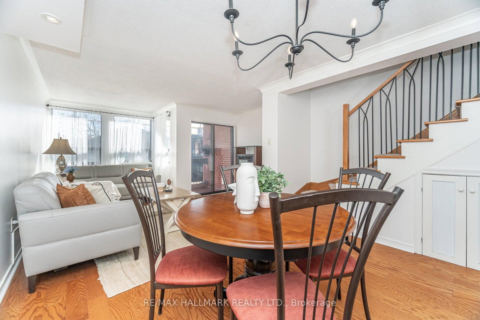 Photo 8 of Unit #10, 2112 Queen St E, Toronto, The Beaches — HOMEH