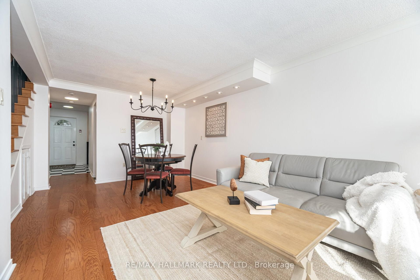 Photo 9 of Unit #10, 2112 Queen St E, Toronto, The Beaches — HOMEH