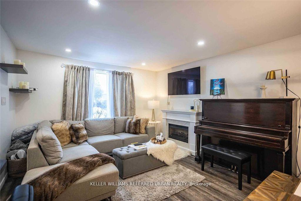 Photo 4 of 707 Annland Street, Pickering, Bay Ridges — HOMEH