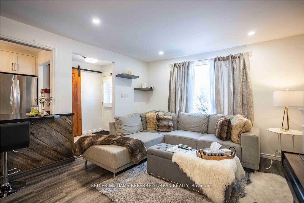 Photo 5 of 707 Annland Street, Pickering, Bay Ridges — HOMEH