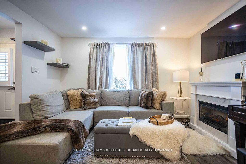 Photo 9 of 707 Annland Street, Pickering, Bay Ridges — HOMEH
