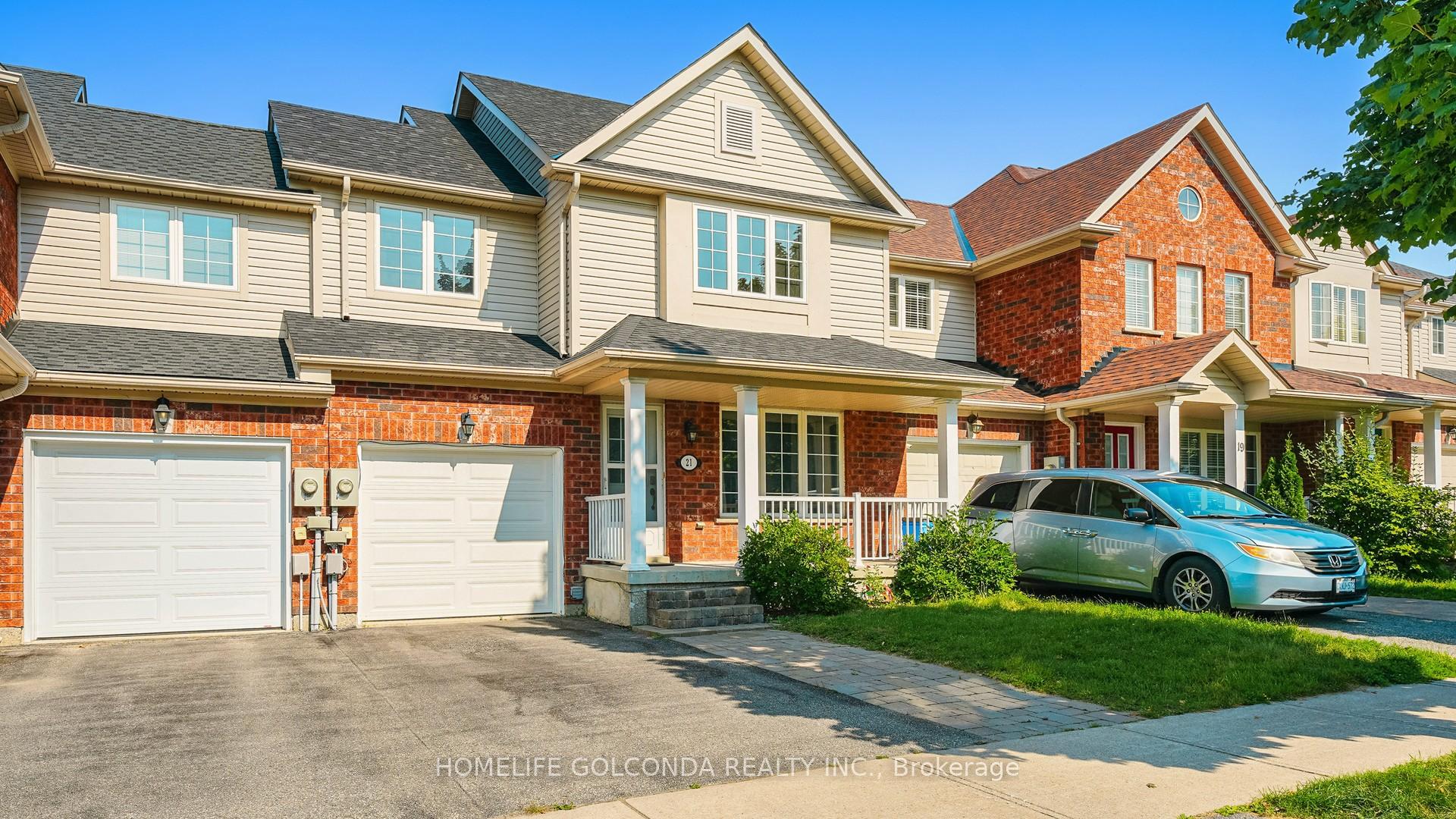 Front of 21 Bentley Crescent W