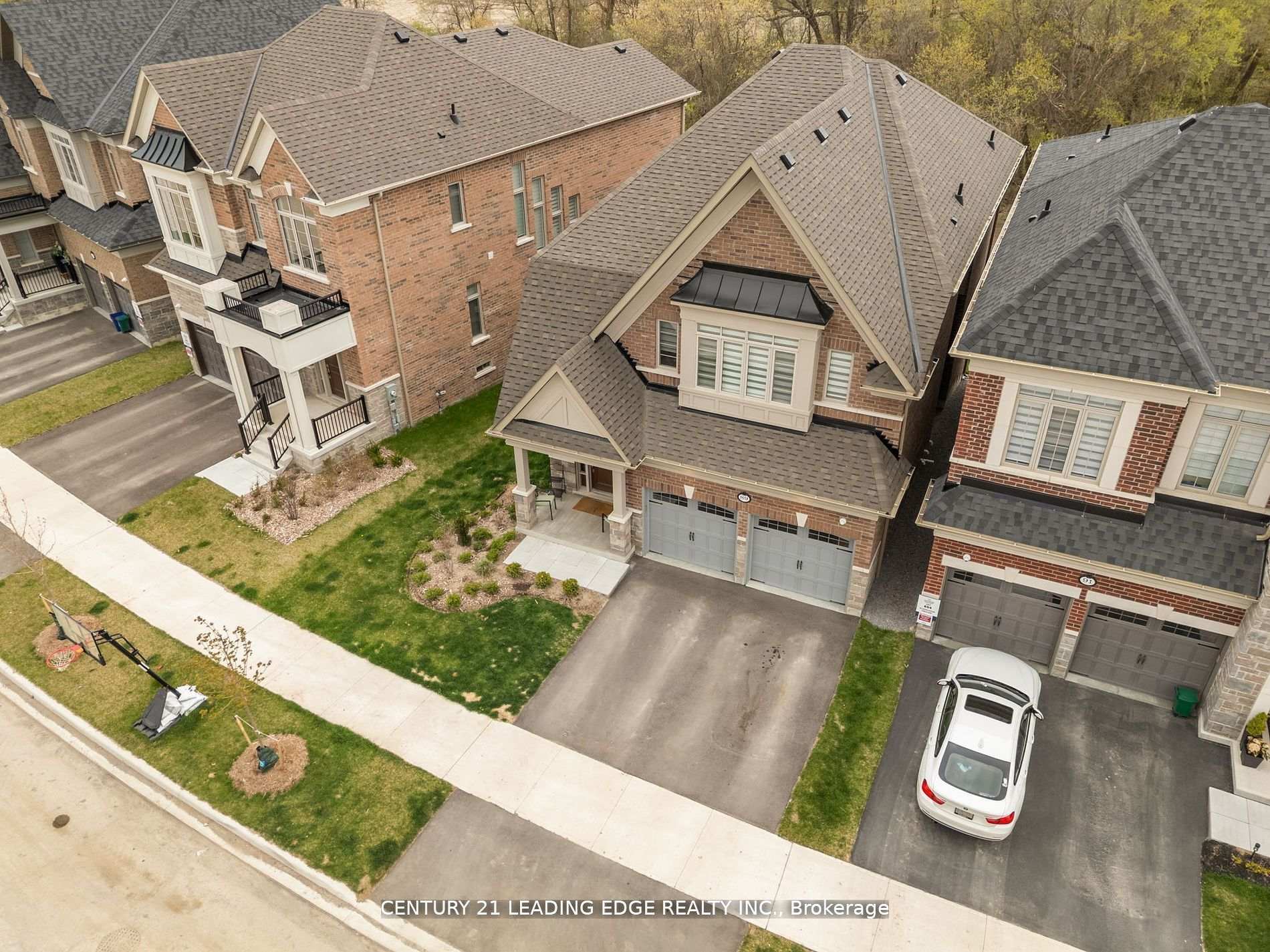Photo 5 of 89 Deer Ridge Crescent, Whitby, Rural Whitby — HOMEH