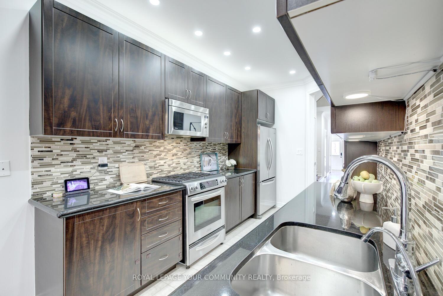 Photo 14 of 30 Lady Loretta Lane, Vaughan, Patterson — HOMEH