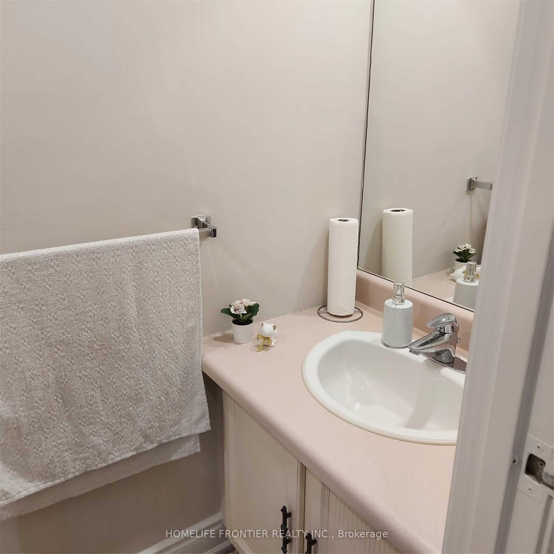 Photo 17 of Unit Main, 46 Milner Gate, Vaughan, Brownridge — HOMEH