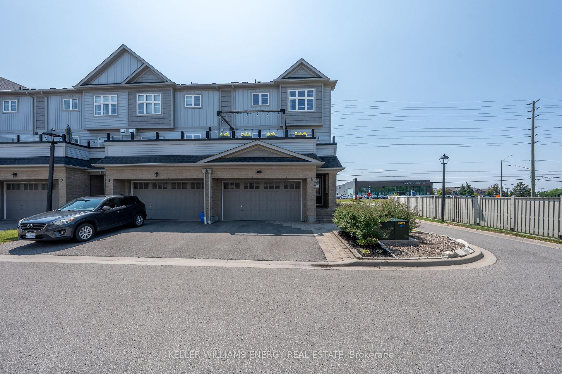 Photo 2 of 3 Cornerside Way, Whitby, Brooklin — HOMEH