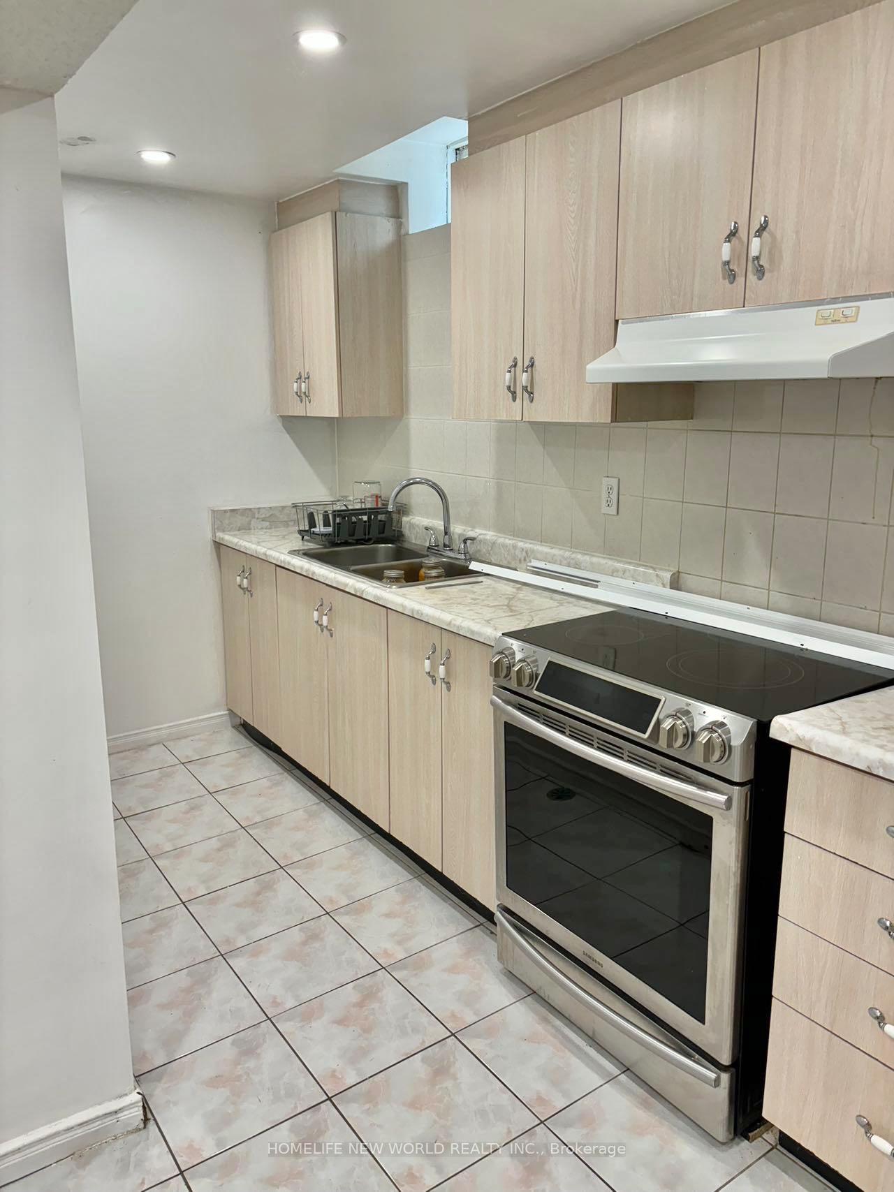 Photo 9 of 2 Bute Court, Vaughan, Maple — HOMEH