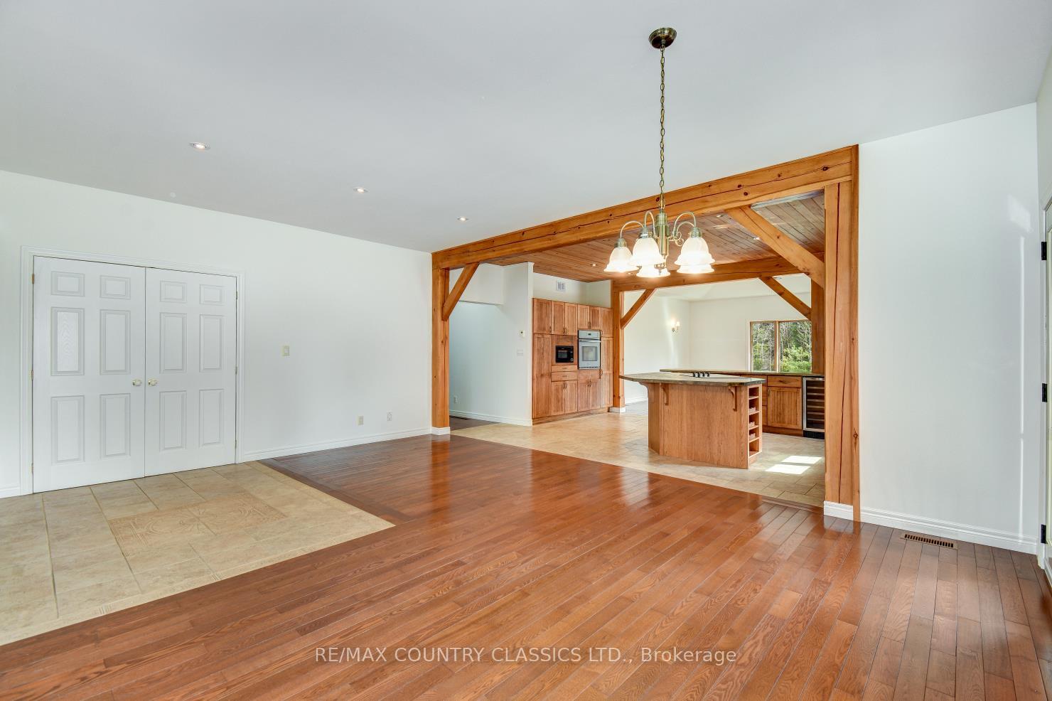 Photo 6 of 32 Nicklaus Drive, Bancroft, Bancroft Ward — HOMEH