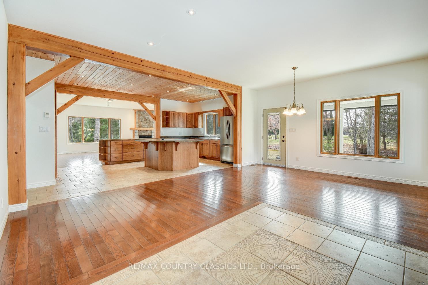 Photo 8 of 32 Nicklaus Drive, Bancroft, Bancroft Ward — HOMEH