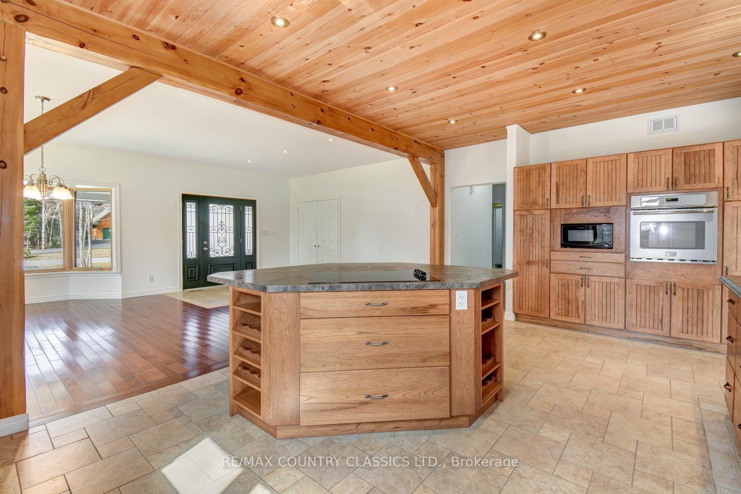 Photo 11 of 32 Nicklaus Drive, Bancroft, Bancroft Ward — HOMEH